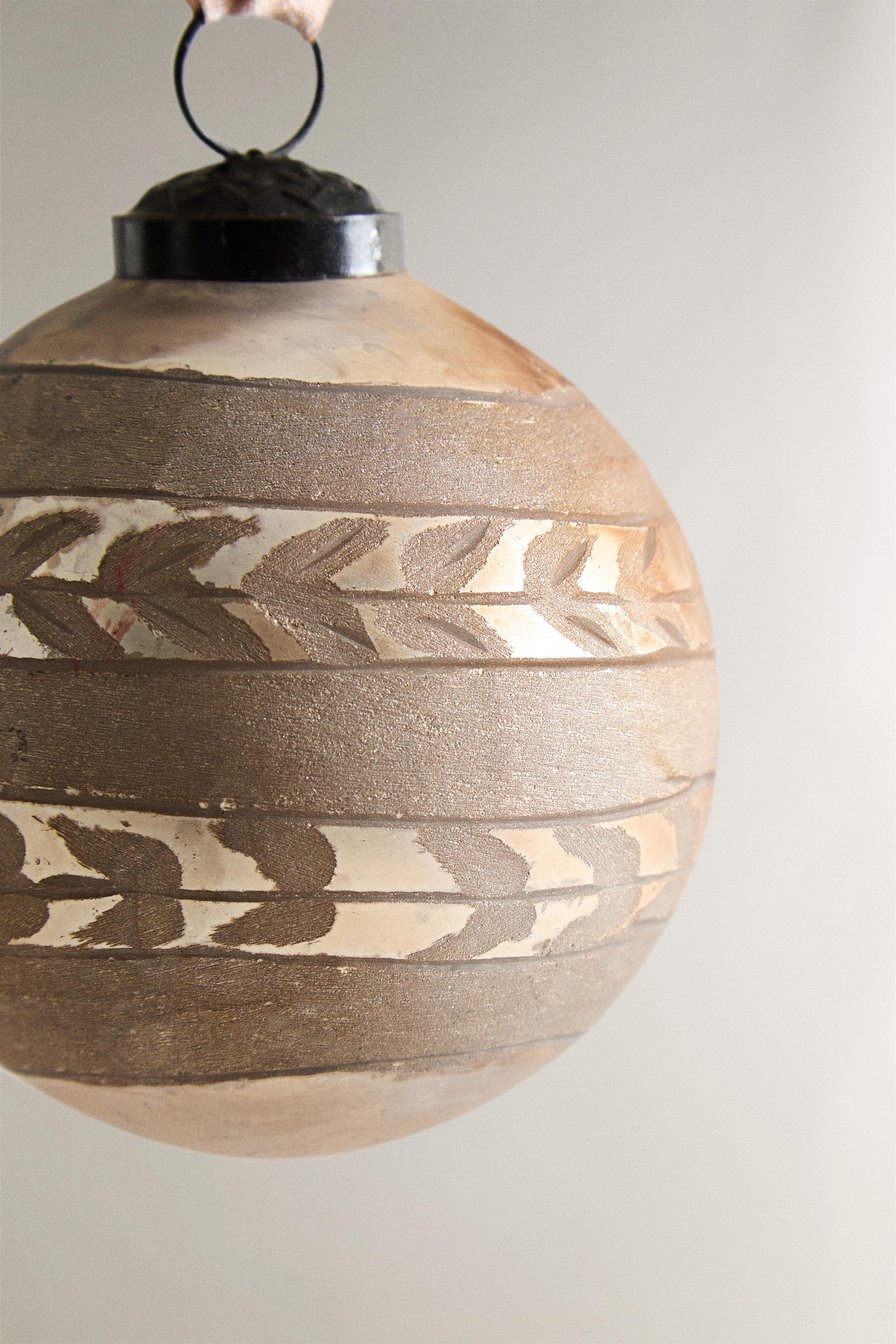 VINTAGE CHRISTMAS LEAF BALL TREE ORNAMENT